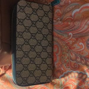 Authentic Gucci wallet
